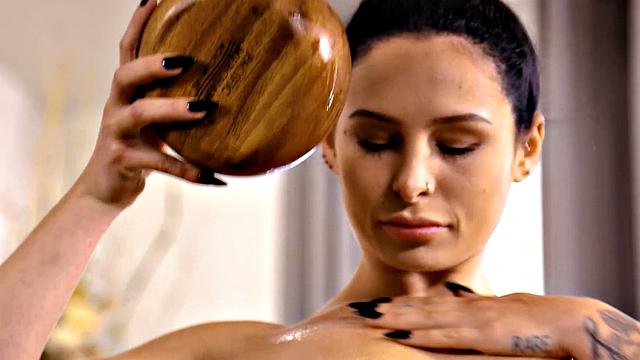 NURU MASSAGE - Hot Babe Mia Moore Gives Her Boyfriend NURU Experience