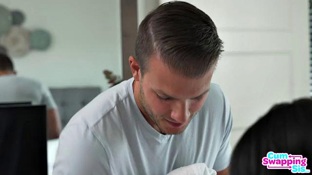 My Stepbrother Has His Hands Full - S2:E7