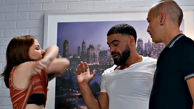 Facesitting babe with small boobs nailed in 3some