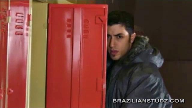 Arriving at the bathhouse, Tommy Lima catches Armando Campos getting a blow job from David Machado. Tommy joins the action as he undresses.