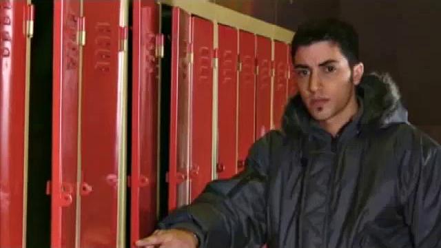 Arriving at the bathhouse, Tommy Lima catches Armando Campos getting a blow job from David Machado. Tommy joins the action as he undresses.