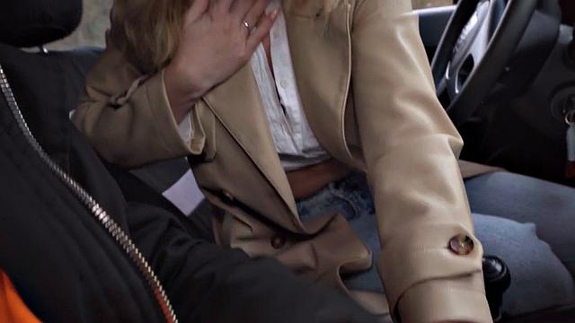 Real driving student pounded by instructor in car