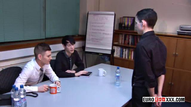 Bareback Business Twink 3-Way Fuck - Aaron Aurora, Shaun Mann &amp;amp; Skye Romeo