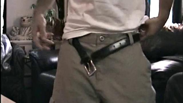 Два натурала поддались страсти и устроили горячий разряд