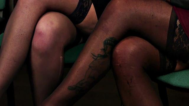 CFNM babes with tattoos & glasses give a sloppy handjob & blowjob to lucky dude