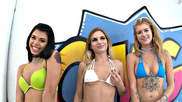 Арья, Джина и Сидни доходят до предела страсти и трахаются жёстко