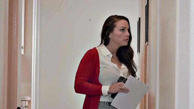 Secretary enjoys fucking in pussy with boss