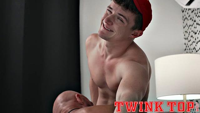 grant ducati сосут и вылизывают волосатую жопу