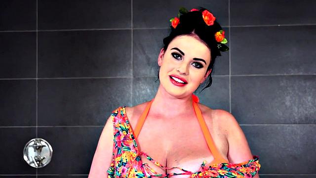 Tina Lee: Slippery When Wet