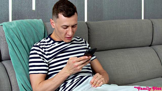 I Accidentally Sent My Stepsis A Pic - S22:E4