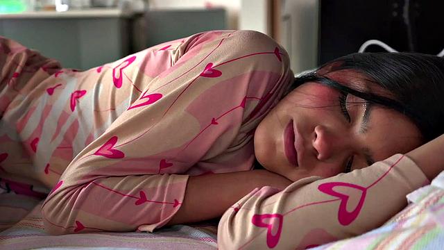 Solo dildo fucking Lil Mia