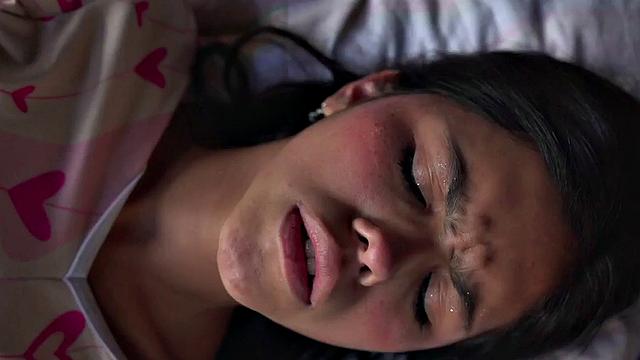 Solo dildo fucking Lil Mia