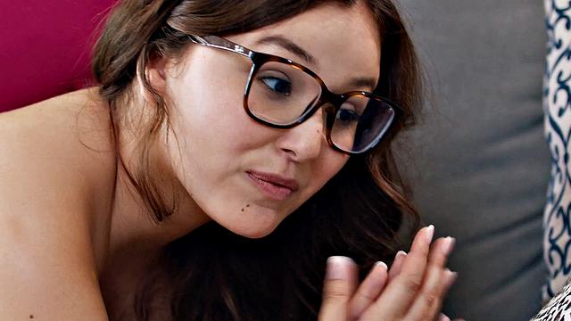 ADULT TIME - MILF Reagan Foxx Spanks Naughty PAWG Stepdaughter Leana Lovings! TRIBBING ORGASM!
