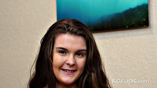 Картер Кокс принимает толстый член глубоко, стонает на каждом жёстком толчке