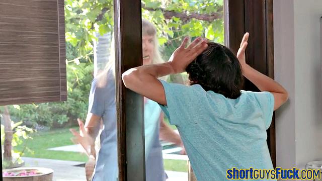 Big-titted cougar pussyfucked by shortie