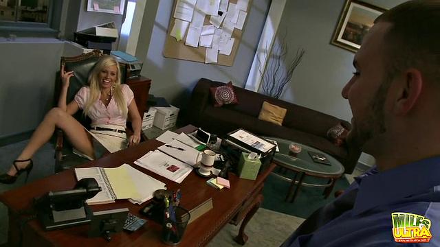 Angelina Ash showing who's boss