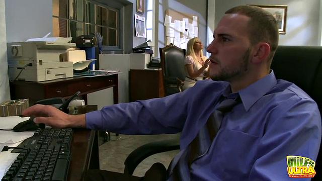 Angelina Ash showing who's boss