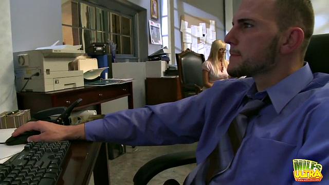 Angelina Ash showing who's boss