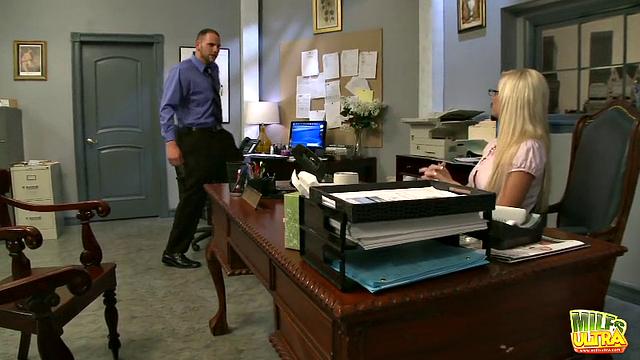 Angelina Ash showing who's boss