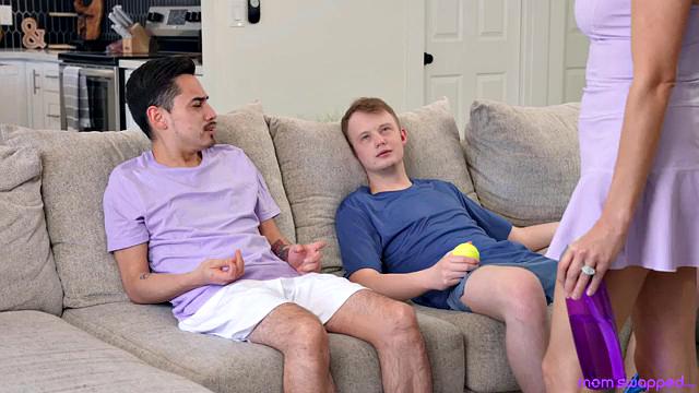 Stepping Up For Stepmom - S3:E10
