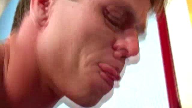 Ass Pleasure For This Muscled Man