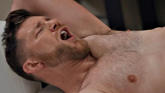 Athletic jock bareback fucks his bottom BF at home.