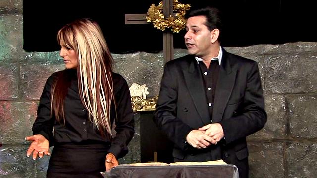 молились за большие сиськи, а устроили групповуху с милфами