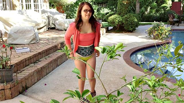 A Hot Piss & A Threeway