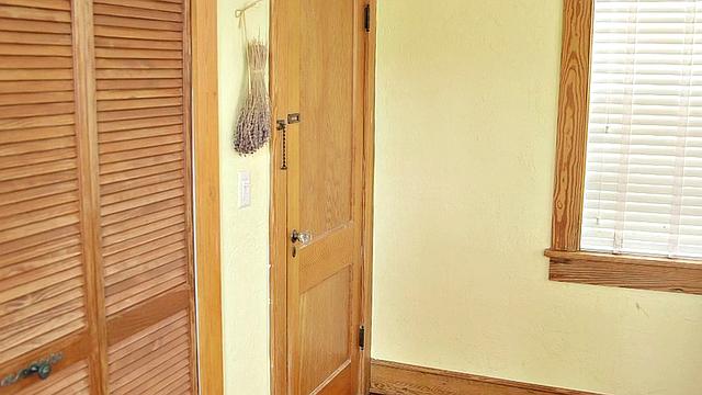 A Hot Piss & A Threeway