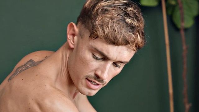 Amateur eager jock fucks greedy asshole at home