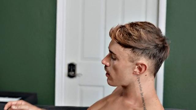 Amateur eager jock fucks greedy asshole at home