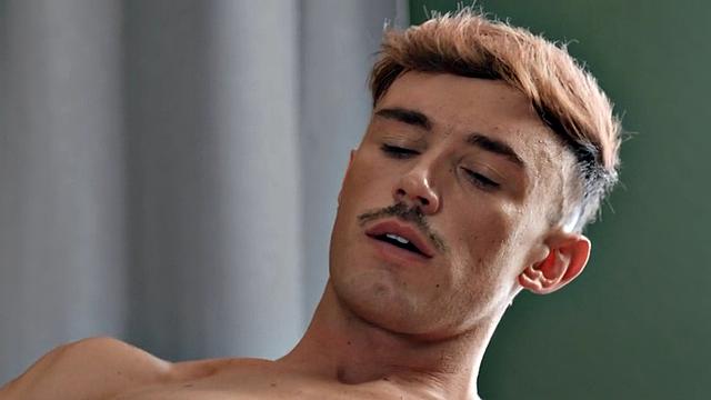 Amateur eager jock fucks greedy asshole at home