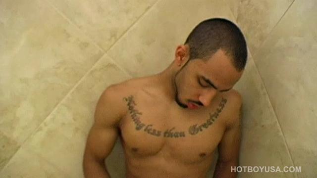 Muscular Ty Royal comes right back with a second solo. No one seems to be complaining. This is one hot property, with an eye-catching big dick and sculptured body. Enjoy as this sexy Latin boy jacks off and shoots his load in the bathroom.