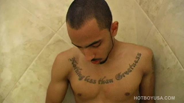 Muscular Ty Royal comes right back with a second solo. No one seems to be complaining. This is one hot property, with an eye-catching big dick and sculptured body. Enjoy as this sexy Latin boy jacks off and shoots his load in the bathroom.
