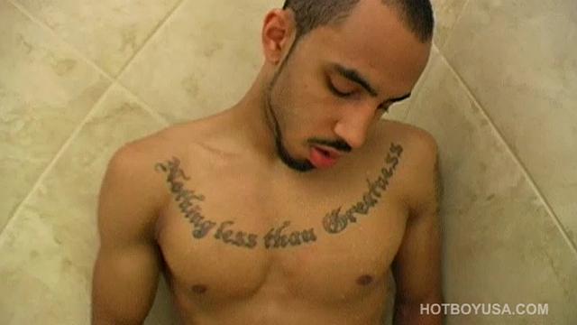 Muscular Ty Royal comes right back with a second solo. No one seems to be complaining. This is one hot property, with an eye-catching big dick and sculptured body. Enjoy as this sexy Latin boy jacks off and shoots his load in the bathroom.