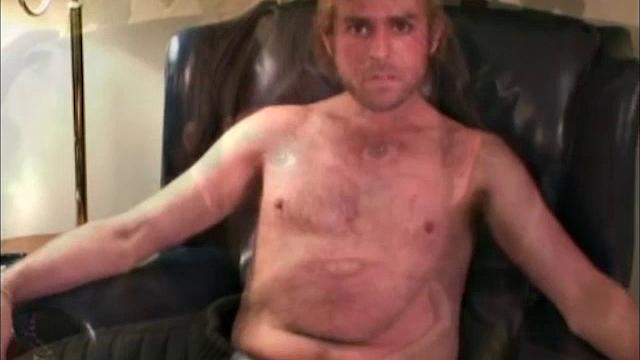 Алекс не сдержал себя - дикий дроч и мощный залп спермы