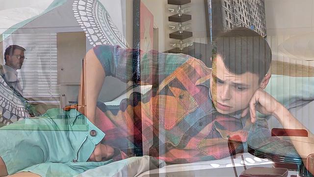 отчим учит сына как жёстко трахать и кончать в попку