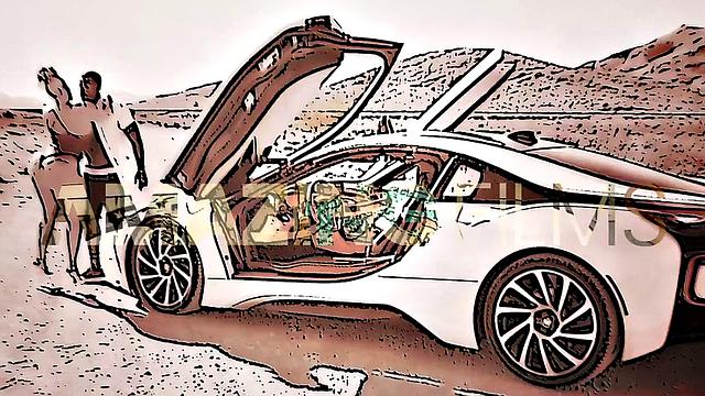 брюнетка в белье скачет на члене и дает раскрасить свою жопу