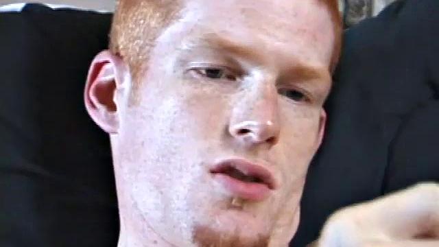 Тристан дрочит, будто выиграть хочет