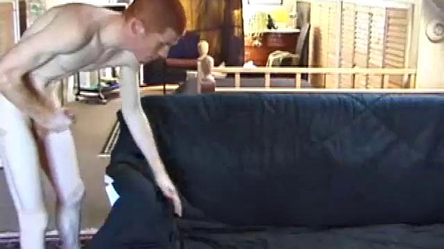 Тристан дрочит, будто выиграть хочет