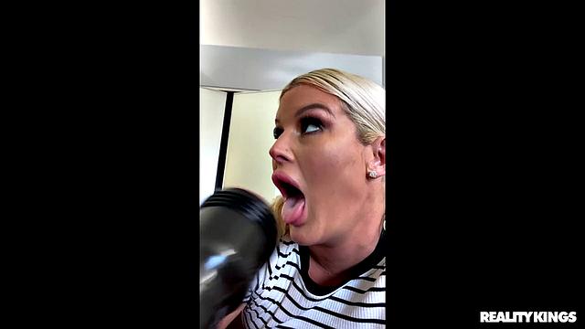 Sex Crazed Stan Gets Pleasured