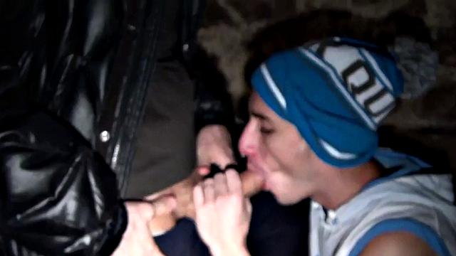 Real outdoor public sex with amateur jock
