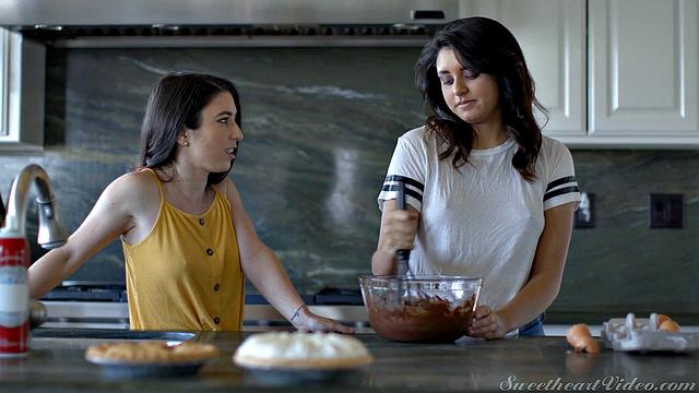 Squirting Lesbians 3 Scene 3 - Extra Juicy