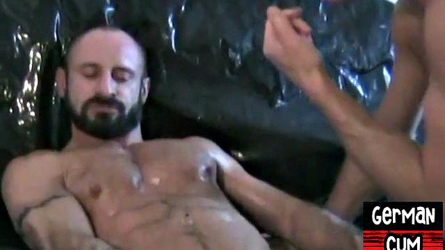 German amateur oiled DILF wanks and cums for his BF