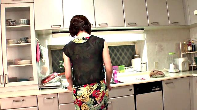 Airi Miyazaki gives head in the kitchen and swallows