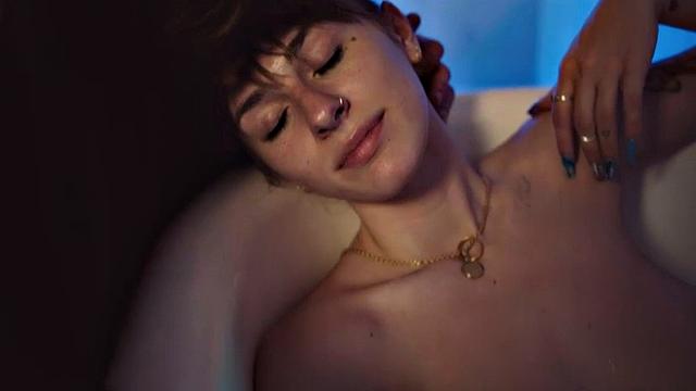 Cockriding busty babe fucked in wet pussy