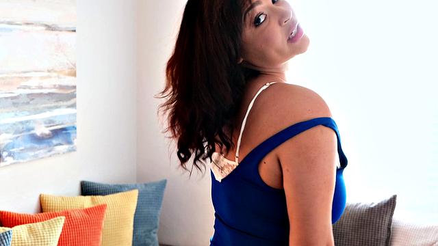 Ashlyn Peaks' Big Delicious Hooters