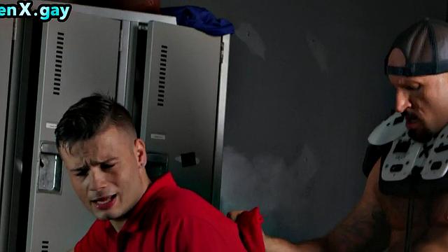 Sportive hunk spanks and barebacks locker bottom