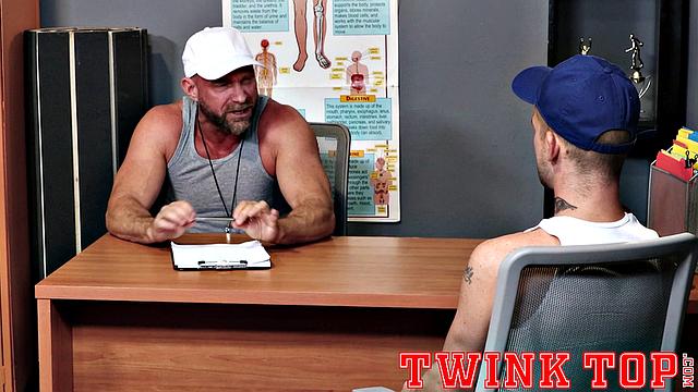 colten lane не устоял перед напором мачо в форме