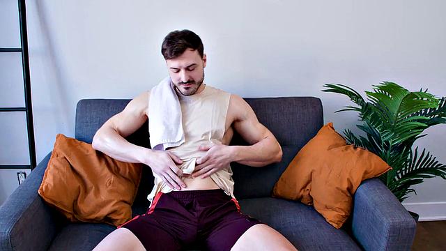 Super Hot: Felix Trainor